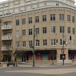 lululemon located next to yoga studio in Hyde Park